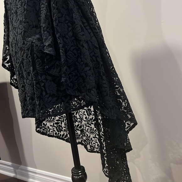 ⭐️MINKPINK Lace Hi Low Dress⭐️ - Picture 13 of 15